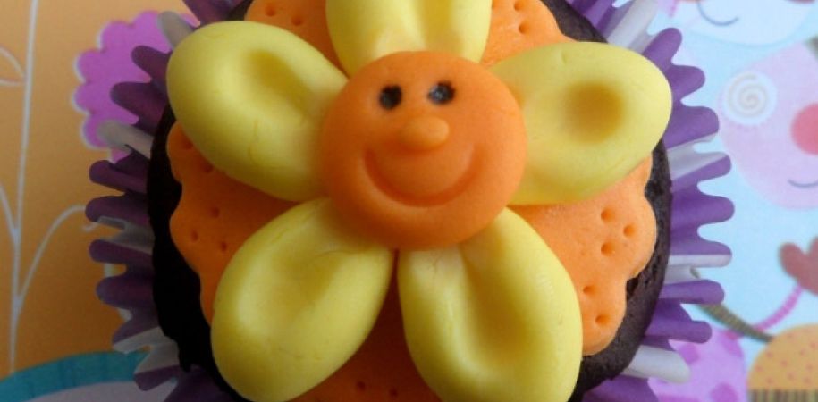 Cupcake decorato con fiore in pdz - tutorial