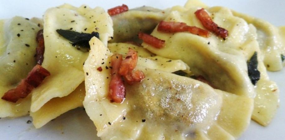 Casoncelli – Ravioli con pere, salame, carne bovina, uvetta e amaretti